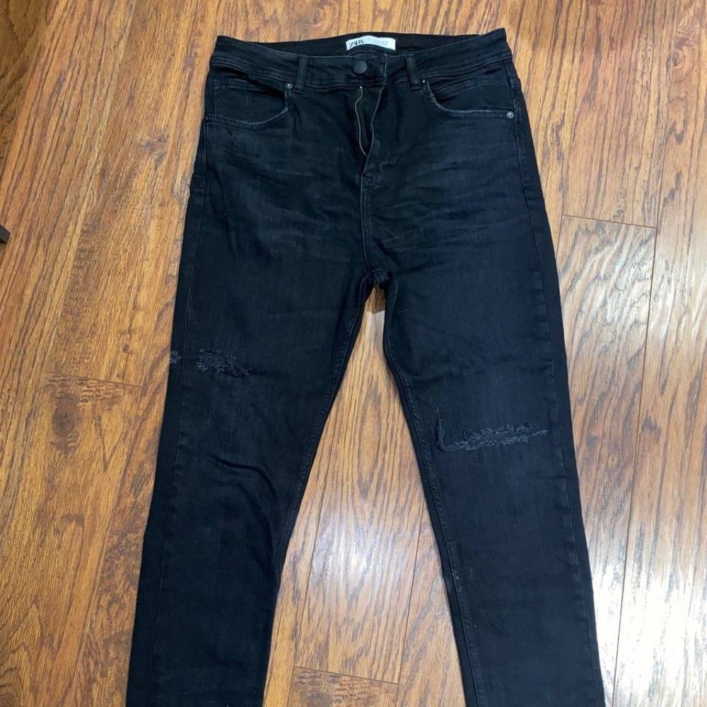 Zara Skinny Ultra Soft Ripped Jeans